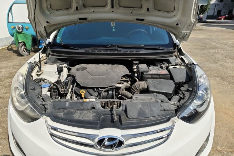 Used Hyundai Elantra (5th Generation / Langdong) 2012 1.6L Automatic Leading Model Engine Bay