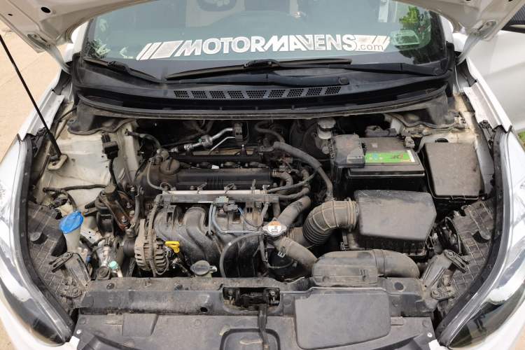 Used Hyundai Elantra (5th Generation / Langdong) 2012 1.6L Manual Leading Model Engine Bay