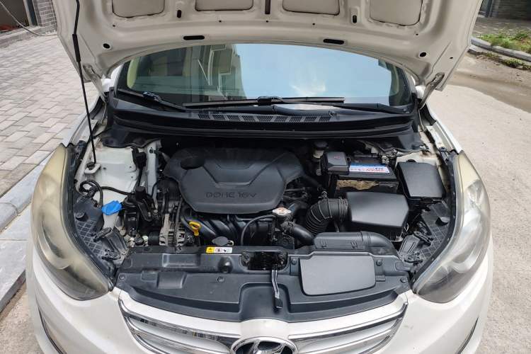 Used Hyundai Elantra (5th Generation / Langdong) 2012 1.6L Automatic Leading Model Engine Bay