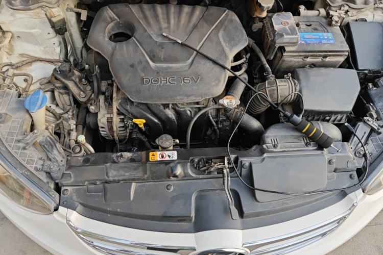 Used Hyundai Elantra (5th Generation / Langdong) 2012 1.6L Automatic Fashion Edition Engine Bay