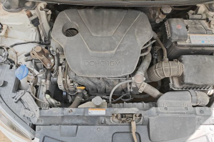 Used Hyundai Elantra (5th Generation / Langdong) 2012 1.6L Manual Leading Model Engine Bay
