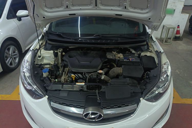 Used Hyundai Elantra (5th Generation / Langdong) 2012 1.6L Automatic Fashion Edition Engine Bay