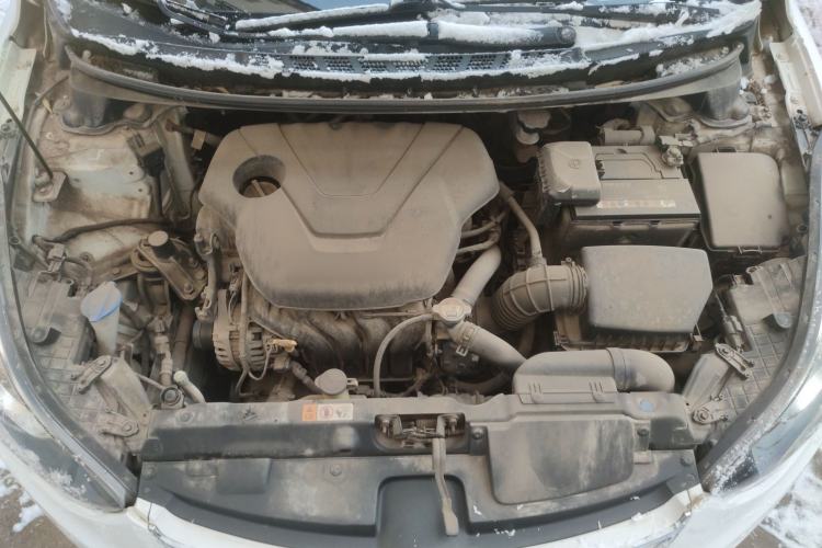 Used Hyundai Elantra (5th Generation / Langdong) 2012 1.6L Automatic Fashion Edition Engine Bay