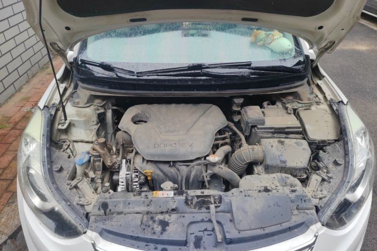 Used Hyundai Elantra (5th Generation / Langdong) 2012 1.6L Automatic Leading Model Engine Bay