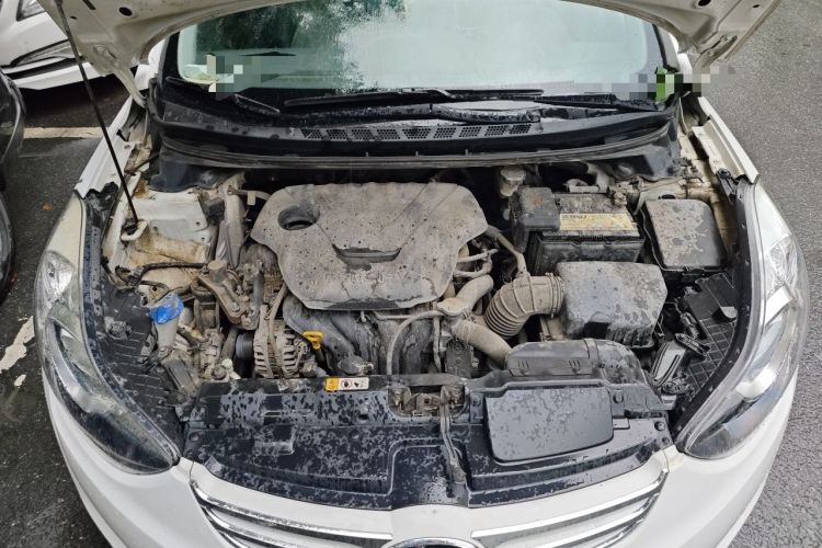 Used Hyundai Elantra (5th Generation / Langdong) 2012 1.6L Automatic Fashion Edition Engine Bay