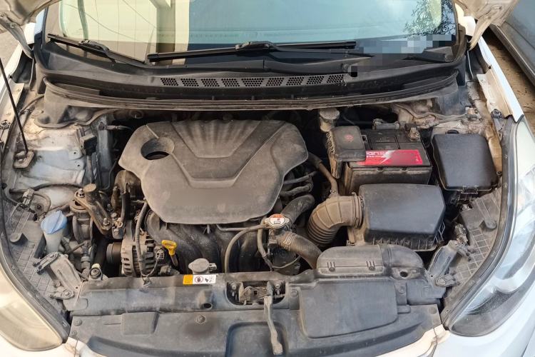 Used Hyundai Elantra (5th Generation / Langdong) 2012 1.6L Manual Leading Model Engine Bay