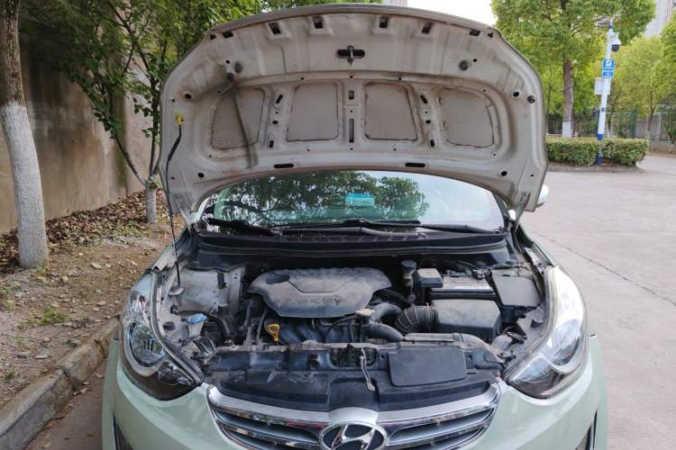 Used Hyundai Elantra (5th Generation / Langdong) 2012 1.6L Automatic Prestige Model Engine Bay