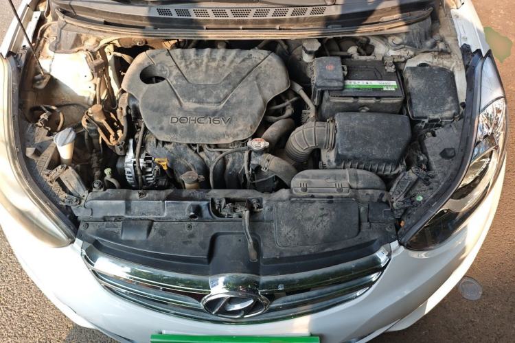 Used Hyundai Elantra (5th Generation / Langdong) 2012 1.6L Manual Leading Model Engine Bay