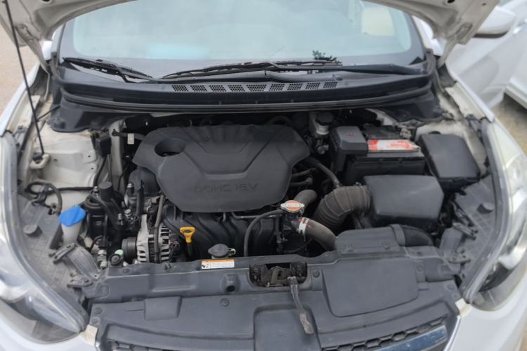 Used Hyundai Elantra (5th Generation / Langdong) 2012 1.6L Manual Leading Model Engine Bay