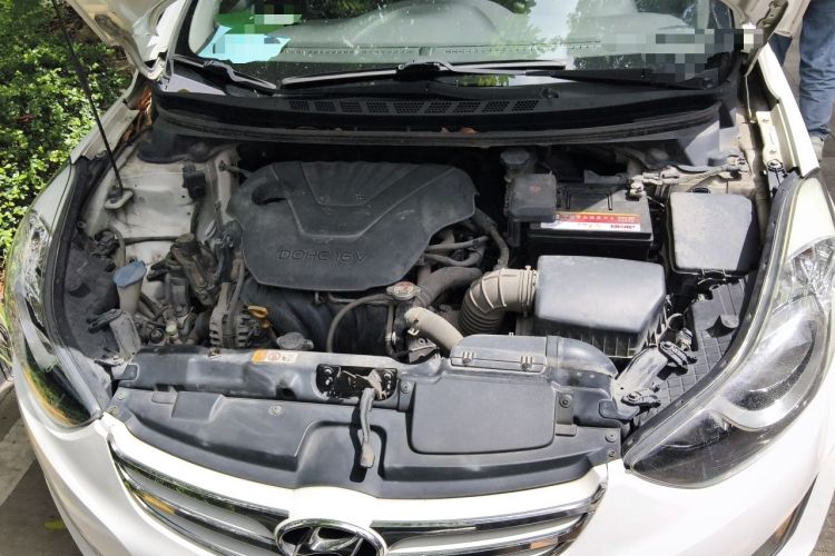 Used Hyundai Elantra (5th Generation / Langdong) 2012 1.6L Manual Fashion Edition Engine Bay
