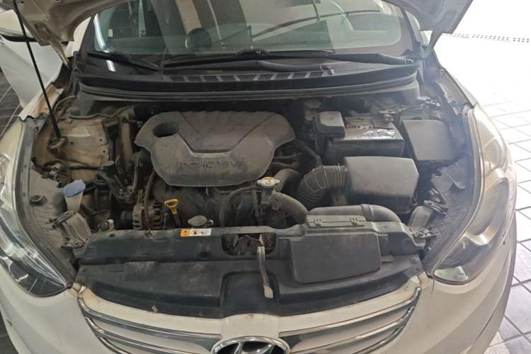 Used Hyundai Elantra (5th Generation / Langdong) 2012 1.6L Manual Leading Model Engine Bay