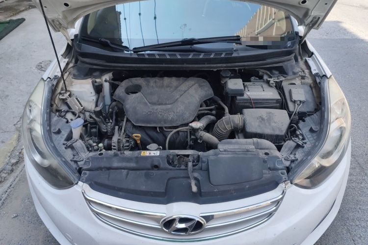 Used Hyundai Elantra (5th Generation / Langdong) 2012 1.6L Automatic Leading Model Engine Bay