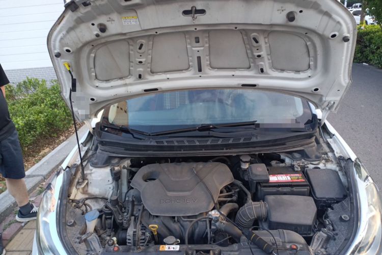 Used Hyundai Elantra (5th Generation / Langdong) 2012 1.6L Manual Leading Model Engine Bay