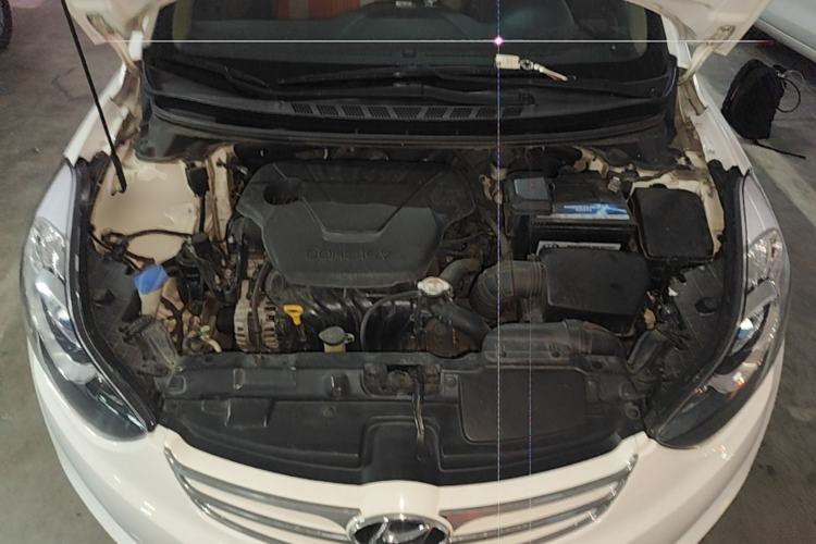 Used Hyundai Elantra (5th Generation / Langdong) 2012 1.6L Automatic Fashion Edition Engine Bay