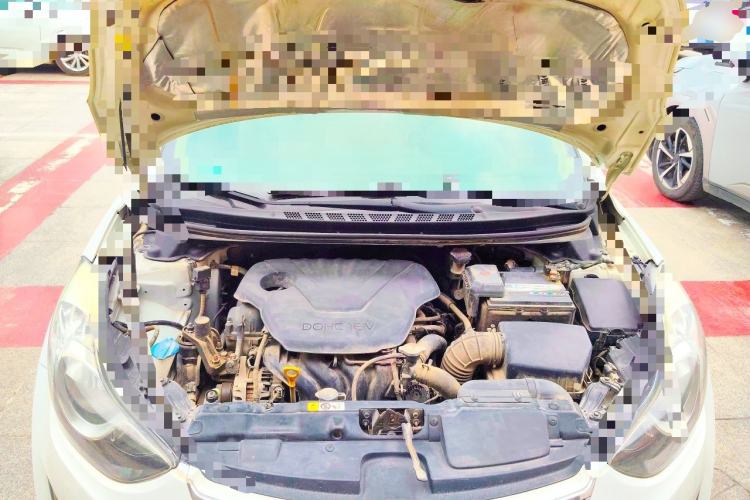 Used Hyundai Elantra (5th Generation / Langdong) 2012 1.6L Manual Leading Model Engine Bay
