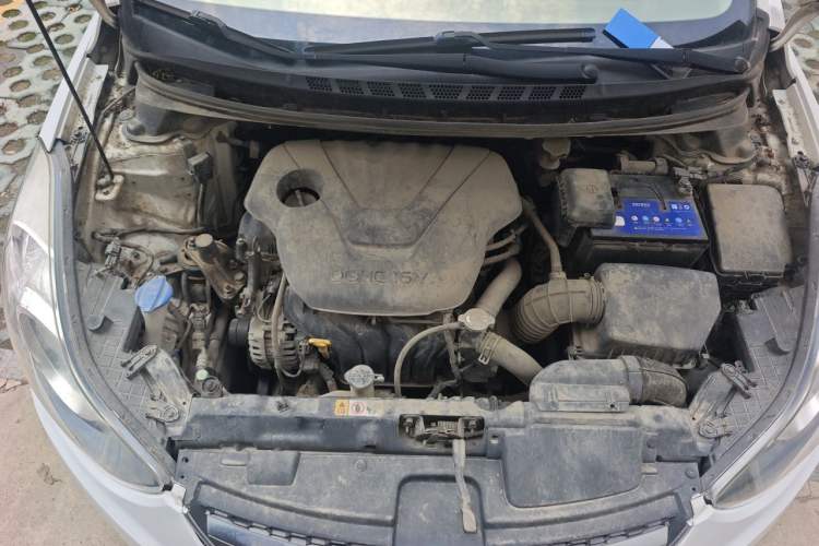 Used Hyundai Elantra (5th Generation / Langdong) 2012 1.6L Manual Fashion Edition Engine Bay