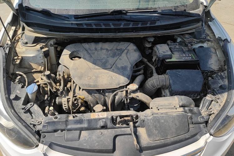 Used Hyundai Elantra (5th Generation / Langdong) 2012 1.6L Manual Leading Model Engine Bay