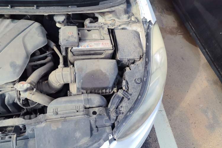 Used Hyundai Elantra (5th Generation / Langdong) 2012 1.6L Manual Leading Model Engine Bay Left