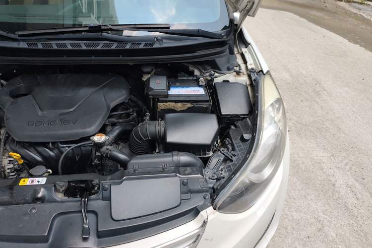 Used Hyundai Elantra (5th Generation / Langdong) 2012 1.6L Automatic Leading Model Engine Bay Left