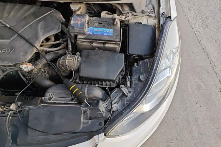Used Hyundai Elantra (5th Generation / Langdong) 2012 1.6L Automatic Fashion Edition Engine Bay Left