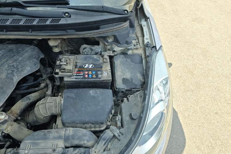 Used Hyundai Elantra (5th Generation / Langdong) 2012 1.6L Automatic Prestige Model Engine Bay Left