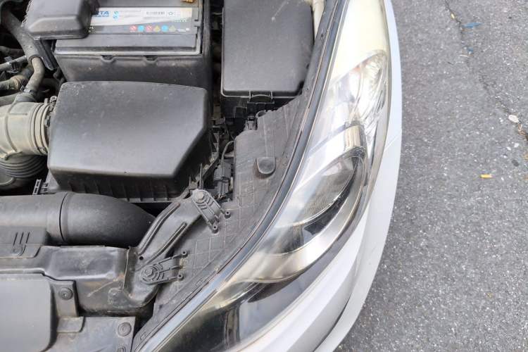 Used Hyundai Elantra (5th Generation / Langdong) 2012 1.6L Manual Leading Model Engine Bay Left