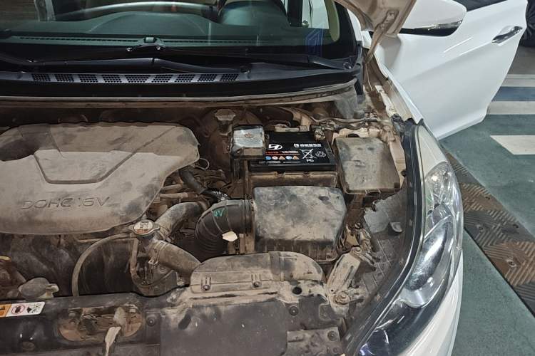 Used Hyundai Elantra (5th Generation / Langdong) 2012 1.6L Manual Leading Model Engine Bay Left
