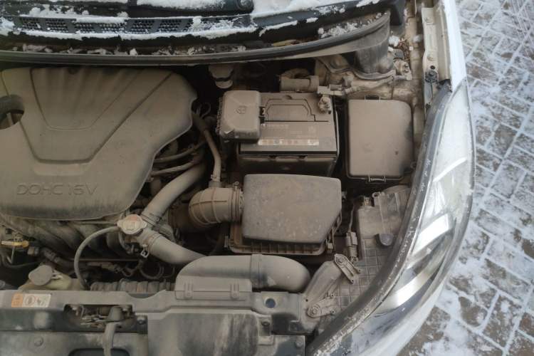Used Hyundai Elantra (5th Generation / Langdong) 2012 1.6L Automatic Fashion Edition Engine Bay Left