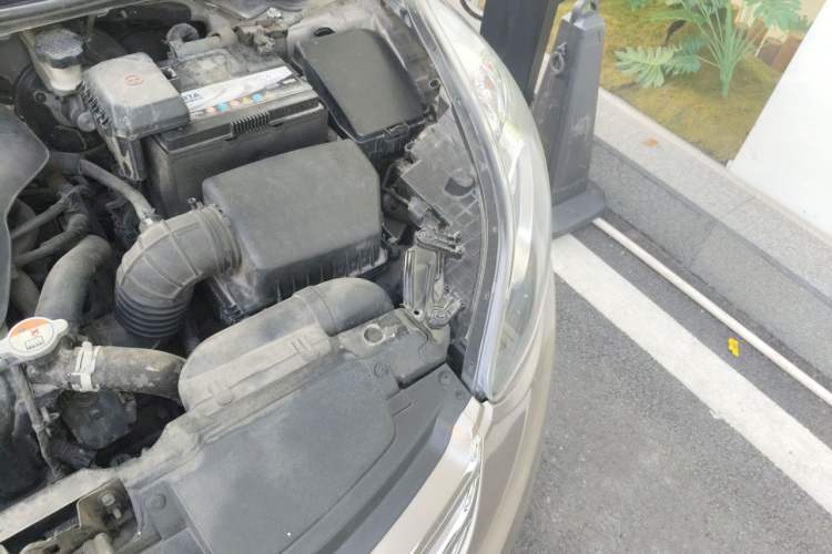 Used Hyundai Elantra (5th Generation / Langdong) 2012 1.6L Automatic Prestige Model Engine Bay Left
