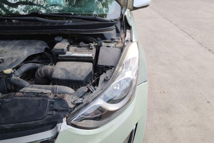 Used Hyundai Elantra (5th Generation / Langdong) 2012 1.6L Automatic Prestige Model Engine Bay Left