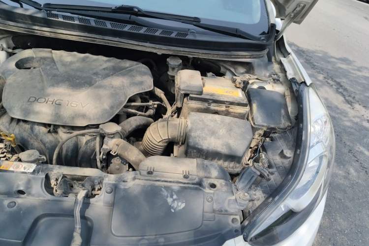 Used Hyundai Elantra (5th Generation / Langdong) 2012 1.6L Automatic Prestige Model Engine Bay Left