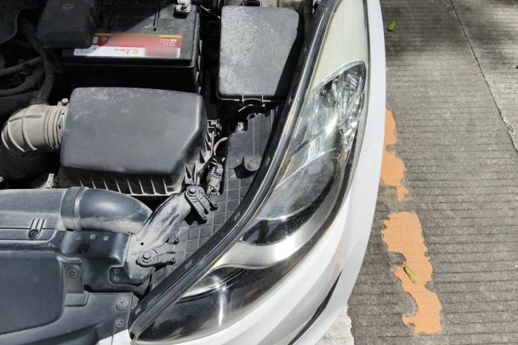 Used Hyundai Elantra (5th Generation / Langdong) 2012 1.6L Manual Fashion Edition Engine Bay Left