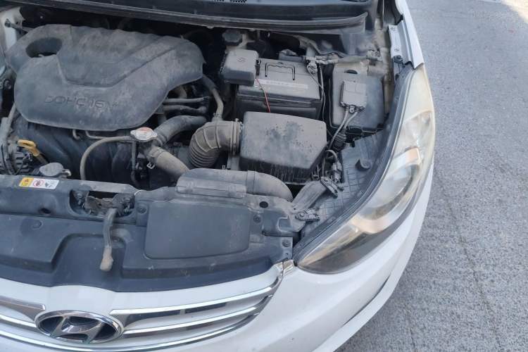 Used Hyundai Elantra (5th Generation / Langdong) 2012 1.6L Automatic Leading Model Engine Bay Left
