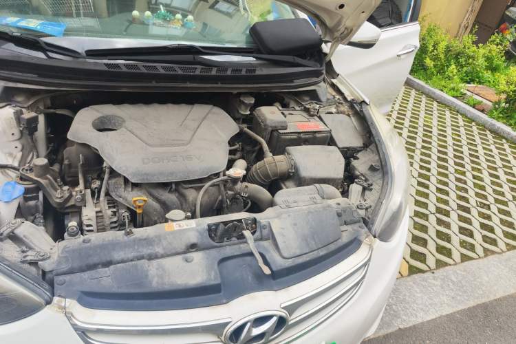 Used Hyundai Elantra (5th Generation / Langdong) 2012 1.6L Manual Leading Model Engine Bay Left