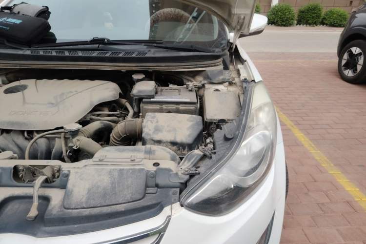 Used Hyundai Elantra (5th Generation / Langdong) 2012 1.6L Manual Leading Model Engine Bay Left