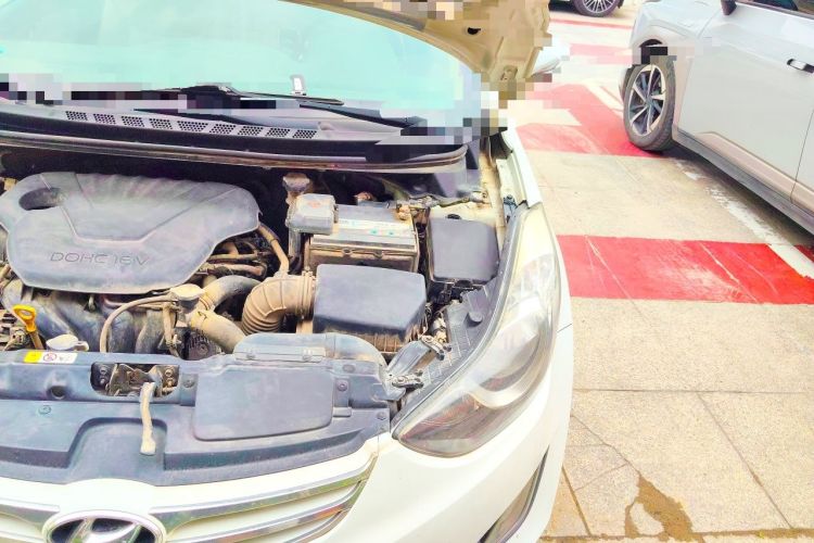 Used Hyundai Elantra (5th Generation / Langdong) 2012 1.6L Manual Leading Model Engine Bay Left
