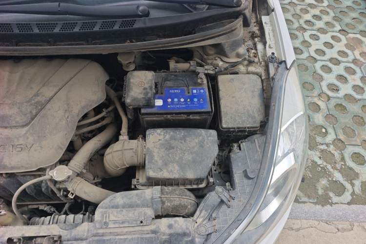 Used Hyundai Elantra (5th Generation / Langdong) 2012 1.6L Manual Fashion Edition Engine Bay Left