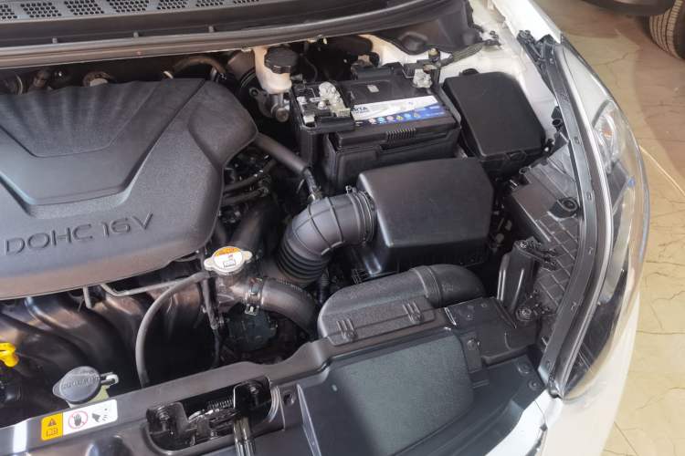 Used Hyundai Elantra (5th Generation / Langdong) 2012 1.6L Automatic Fashion Edition Engine Bay Left