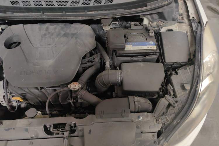 Used Hyundai Elantra (5th Generation / Langdong) 2012 1.6L Automatic Fashion Edition Engine Bay Left