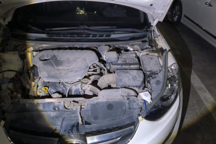 Used Hyundai Elantra (5th Generation / Langdong) 2012 1.6L Automatic Fashion Edition Engine Bay Left