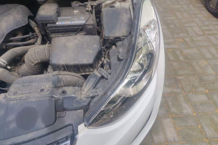 Used Hyundai Elantra (5th Generation / Langdong) 2012 1.6L Manual Leading Model Engine Bay Left