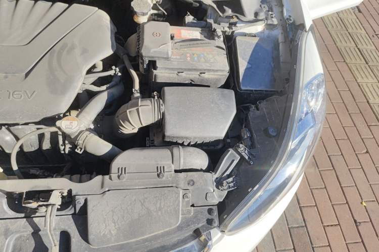 Used Hyundai Elantra (5th Generation / Langdong) 2012 1.6L Automatic Prestige Model Engine Bay Left