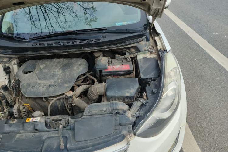 Used Hyundai Elantra (5th Generation / Langdong) 2012 1.6L Automatic Prestige Model Engine Bay Left