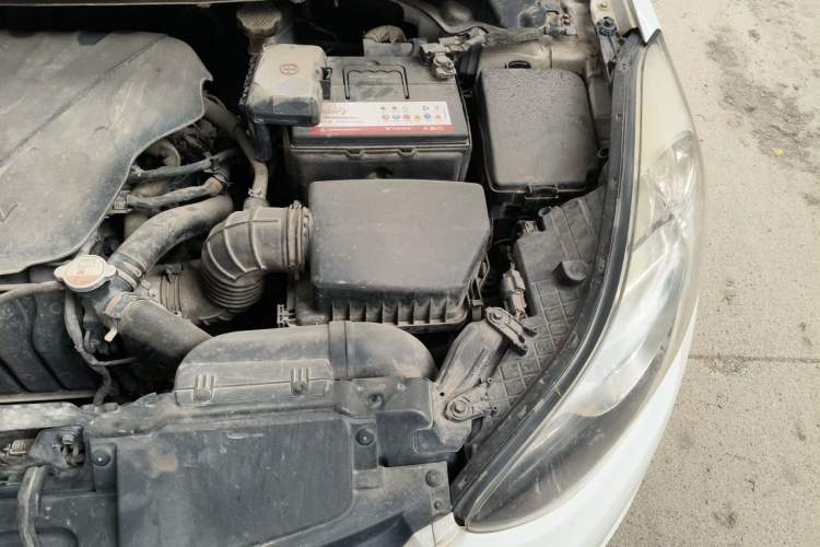 Used Hyundai Elantra (5th Generation / Langdong) 2012 1.6L Manual Fashion Edition Engine Bay Left