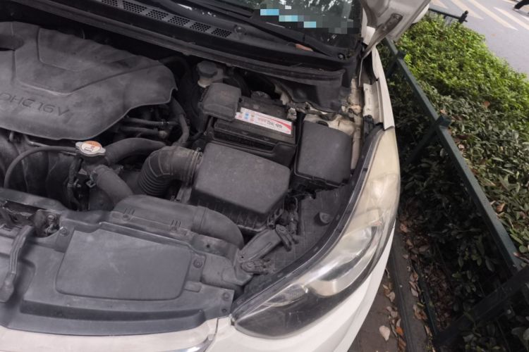 Used Hyundai Elantra (5th Generation / Langdong) 2012 1.6L Automatic Fashion Edition Engine Bay Left