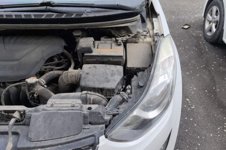 Used Hyundai Elantra (5th Generation / Langdong) 2012 1.6L Manual Leading Model Engine Bay Left
