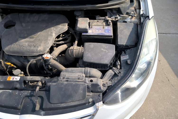Used Hyundai Elantra (5th Generation / Langdong) 2012 1.6L Manual Leading Model Engine Bay Left