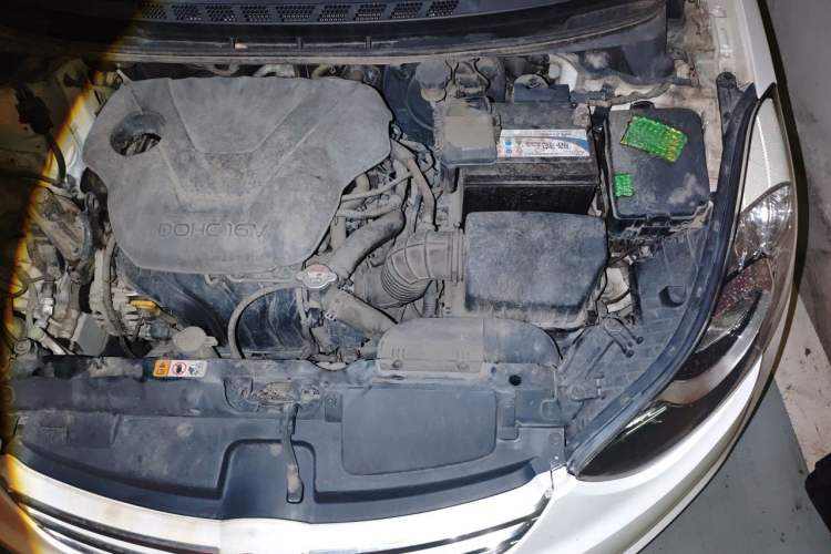 Used Hyundai Elantra (5th Generation / Langdong) 2012 1.6L Automatic Prestige Model Engine Bay Left