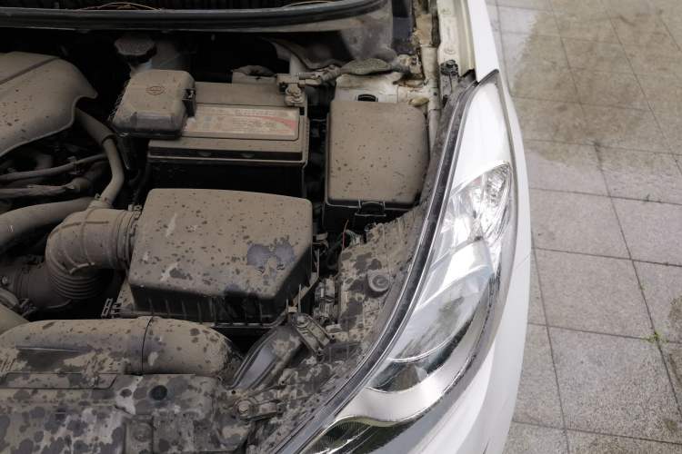 Used Hyundai Elantra (5th Generation / Langdong) 2012 1.6L Manual Leading Model Engine Bay Left