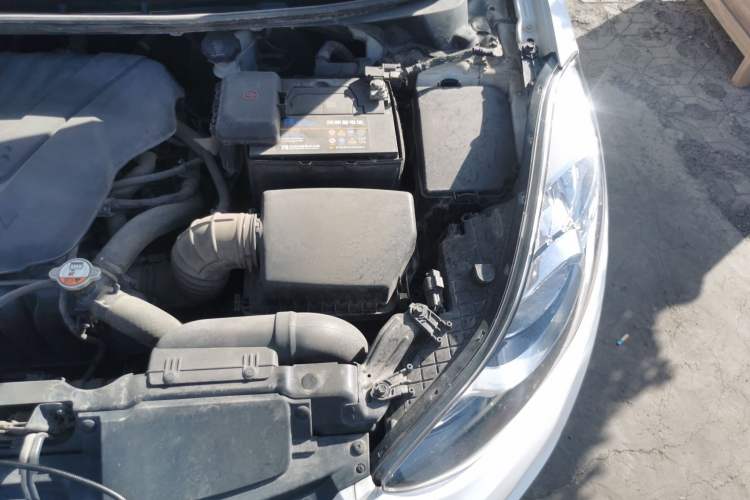 Used Hyundai Elantra (5th Generation / Langdong) 2012 1.6L Automatic Prestige Model Engine Bay Left